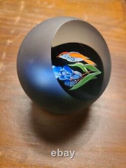 1986 RARE Limited Edition signed CORREIA Paperweight BIRD AND FLOWER #28/200