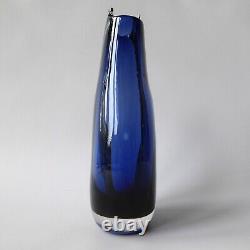 Allister Malcolm Vortex art glass blue swirl vase signed AM. Handmade cased 8.5