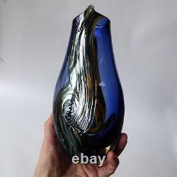 Allister Malcolm Vortex art glass blue swirl vase signed AM. Handmade cased 8.5