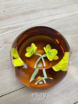 LIMITED EDITION No. 138 of 150 CAITHNESS'BUTTERCUP' GLASS PAPERWEIGHT