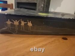 Limited Edition Authorised Glass'The Beatles' Plate by Nybro Help (433/500)