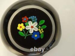 Perthshire Annual Collection Limited Edition 1999a Miniature Bouquet Paperweight