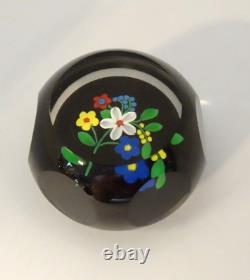 Perthshire Annual Collection Limited Edition 1999a Miniature Bouquet Paperweight