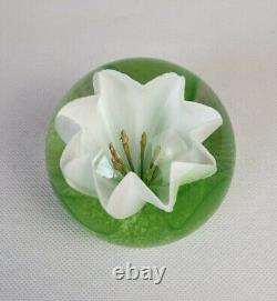 Rare Caithness Limited Edition Chantilly Flower Art Glass Paperweight 384/500