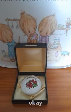 Rare Limited Edition PERTHSHIRE CHRISTMAS POINSETTIA & HOLLY -1989 Paperweight