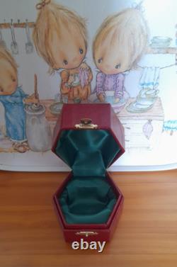 Rare Limited Edition PERTHSHIRE DAMSON PLUM 1977 Paperweight