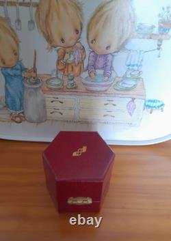 Rare Limited Edition PERTHSHIRE DAMSON PLUM 1977 Paperweight