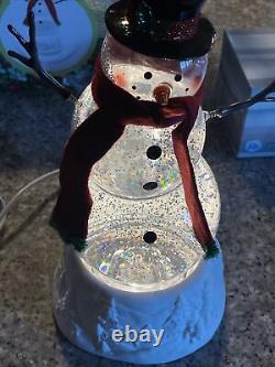 Scentsy 2023 Limited Edition Swirling Snowman Warmer with Ornament New in Box