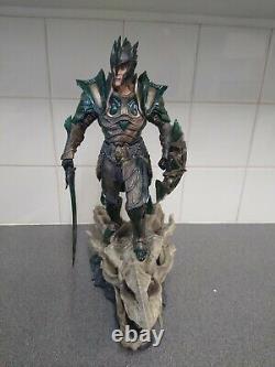 Skyrim Glass Armour Limited Edition Statue Gaming Headz