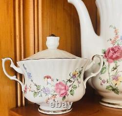 Antique Chodziez Pologne Théière De Chine, Creamer, Sugar Bowl, Et Jeu De Thé De 12 Tasses
