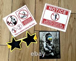 Autocollants Banksy, carte postale et lunettes 2D Édition limitée 2010 État neuf