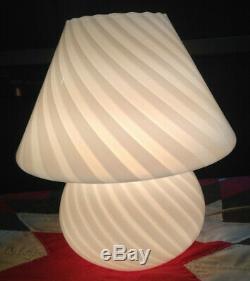 Belle Moderne Des Années 1980 Vetri Swirl Lait En Verre De Murano Lampe Champignon 11 Art Italien