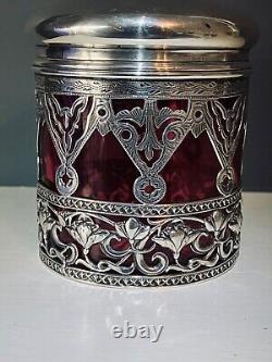 Bocal de vanité argenté à couvercle de 1903 G E Walton & Co Ltd avec doublure en verre cranberry