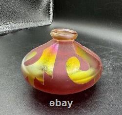 Bouteille de parfum en verre d'art iridescent Correia rouge et or signée 1995 édition limitée