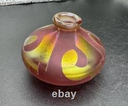 Bouteille de parfum en verre d'art iridescent Correia rouge et or signée 1995 édition limitée