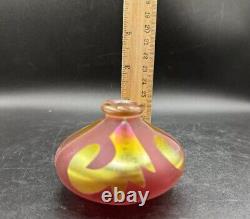 Bouteille de parfum en verre d'art iridescent Correia rouge et or signée 1995 édition limitée