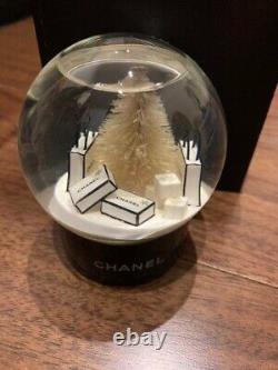 Chanel 2012 Chers Clients Edition Limitée Nouveauté Snow Globe Objets Verre Utilisé