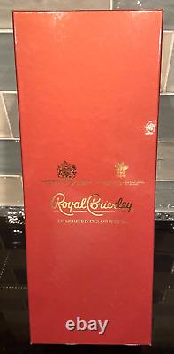 DECANTEUR CARRE EN CRISTAL FINS ROYAL BRIERLEY POUR LE 90E ANNIVERSAIRE DE LA REINE PAR NICK DAVEY