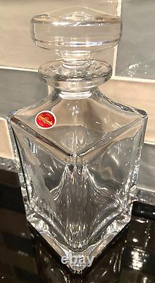 DECANTEUR CARRE EN CRISTAL FINS ROYAL BRIERLEY POUR LE 90E ANNIVERSAIRE DE LA REINE PAR NICK DAVEY