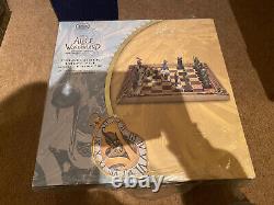 Édition limitée Disney Alice Through the Looking Glass Jeu d'échecs - Seulement 500 fabriqués
