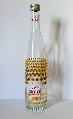 Édition limitée rare de la bouteille d'eau vide en verre Sidi Ali x Hassan Hajjaj au Maroc