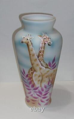 Fenton Glass Wildlife Giraffe Pair Vase Ltd Ed #2/25 Par Jk Spindler