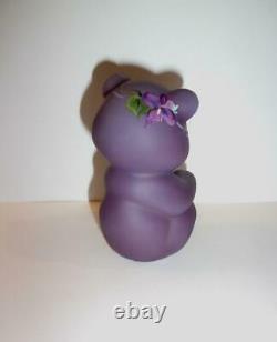 Fenton Verre Aubergine Violet Violet Violets Pansies Bear Figurine Ltd Ed M Kibbe #4/11