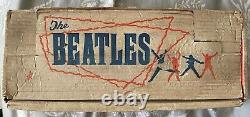 Lunettes originales et cool des Beatles de 1963 avec une boîte ultra rare fabriquée par J & L Co Ltd au Royaume-Uni