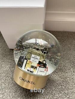 Nouveau Cadeau Vip De Chanel Snow Globe Dome Edition Limitée