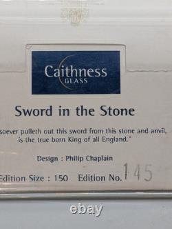 Poids de papier en verre Caithness Épée dans la pierre Philip Chaplain Édition limitée