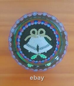 Rare L. E. PERTHSHIRE Millefiori CLOCHES DE NOËL VERTES 1994 Poids de papier