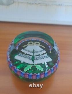 Rare L. E. PERTHSHIRE Millefiori CLOCHES DE NOËL VERTES 1994 Poids de papier