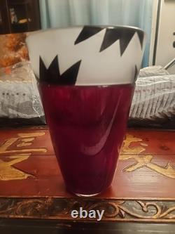 Vase en verre artistique en édition limitée signé