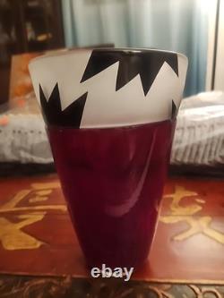 Vase en verre artistique en édition limitée signé