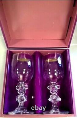 Verres à vin et à champagne Minnie et Mickey Mouse de la Walt Disney Company, en édition limitée.