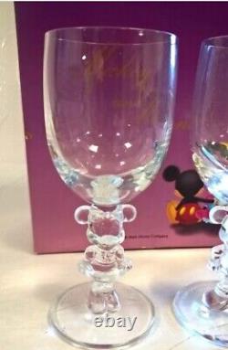 Verres à vin et à champagne Minnie et Mickey Mouse de la Walt Disney Company, en édition limitée.